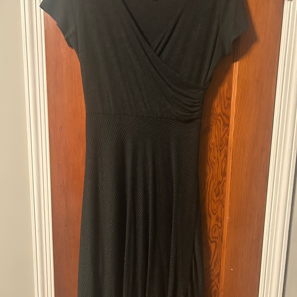 Gilli Gray Wrap Midi Dress with Cap Sleeves